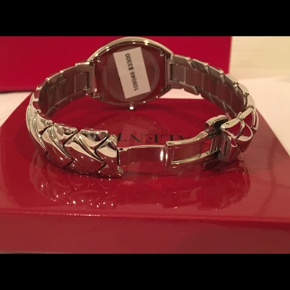 Brand new in box!! AUTHENTIC VALENTINO WATCH main image 4